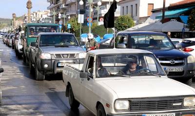 Λακωνία: Σε αυτοκινητοπορεία διαμαρτυρίας, οι αγρότες, στη Σπάρτη (photos)