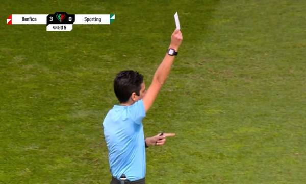 Πορτογαλία: Διαιτητής έδωσε «λευκή κάρτα» σε αγώνα - Τι σημαίνει