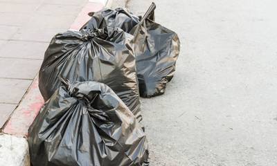 Ζαχάρω - Απίστευτο περιστατικό: Πέταξε τα σκουπίδια και του τα… επέστρεψαν
