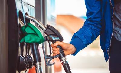Αύξηση στις τιμές των καυσίμων: Στα 2 «σκαρφάλωσε» η βενζίνη