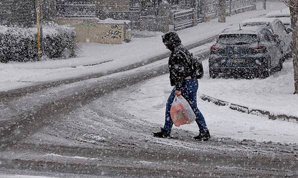 Κακοκαιρία «Μπάρμπαρα» -Νέο έκτακτο δελτίο της ΕΜΥ: Χιόνια, χαμηλές θερμοκρασίες και ισχυρός παγετός