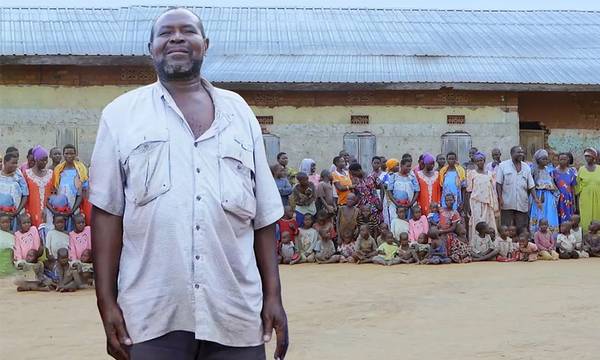«Φτάνει πια» λέει ο 68χρονος από την Ουγκάντα με τα 102 παιδιά, τα 578 εγγόνια και τις 12 συζύγους