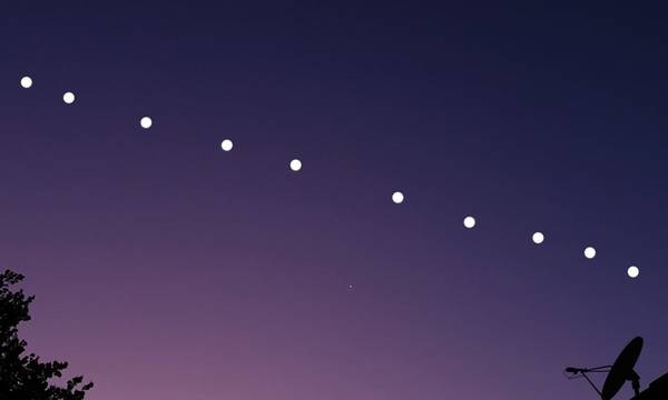 Oι δορυφόροι Starlink του Έλον Μασκ έγιναν ορατοί στον ουρανό της Νεμέας (video)