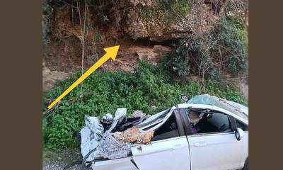 Βράχοι ισοπέδωσαν αυτοκίνητο στην Καλαμάτα