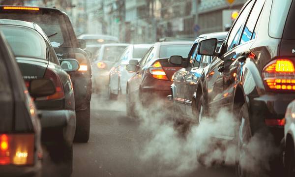 ΕΕ: Οριστικό τέλος στα οχήματα με κινητήρα εσωτερικής καύσης από το 2035