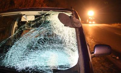 Κόρινθος: Αυτοκίνητο «τούμπαρε» στην Ποσειδωνία - Χωρίς γρατζουνιά βγήκαν οι επιβάτες