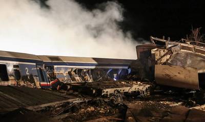 Σύγκρουση τρένων στα Τέμπη: Μαρτυρία σοκ επιβάτη – «Το πρώτο και το δεύτερο βαγόνι ήταν λιωμένα»