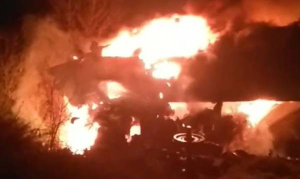 Σύγκρουση τρένων στα Τέμπη: Συγκλονιστικά βίντεο λίγα λεπτά μετά το δυστύχημα