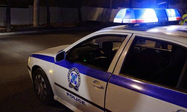 Πατέρας στη Θεσσαλονίκη κλειδώθηκε με τα παιδιά του σε αμάξι με φιάλες υγραερίου