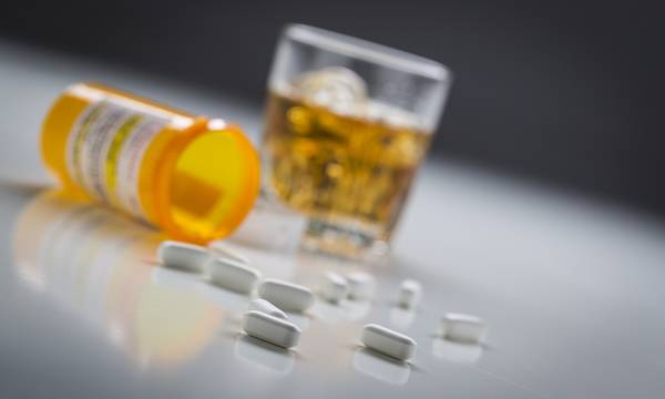 Πόσο ασφαλής είναι η κατανάλωση αλκοόλ με φάρμακα