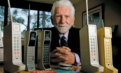 Σαν σήμερα: Πραγματοποιείται η πρώτη κλήση από κινητό τηλέφωνο