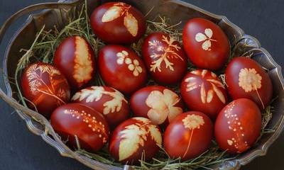 Εναλλακτικοί τρόποι για να βάψουμε και να στολίσουμε φυσικά τα πασχαλινά αυγά