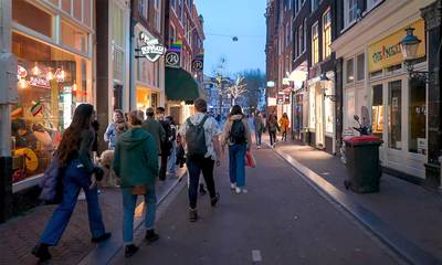 Περπατώντας στους δρόμους του Άμστερνταμ