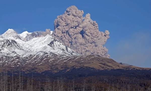 Ρωσία: Έκρηξη στο ηφαίστειο Σιβέλιτς - Ολόκληρες περιοχές θάφτηκαν στην τέφρα (photos -video)