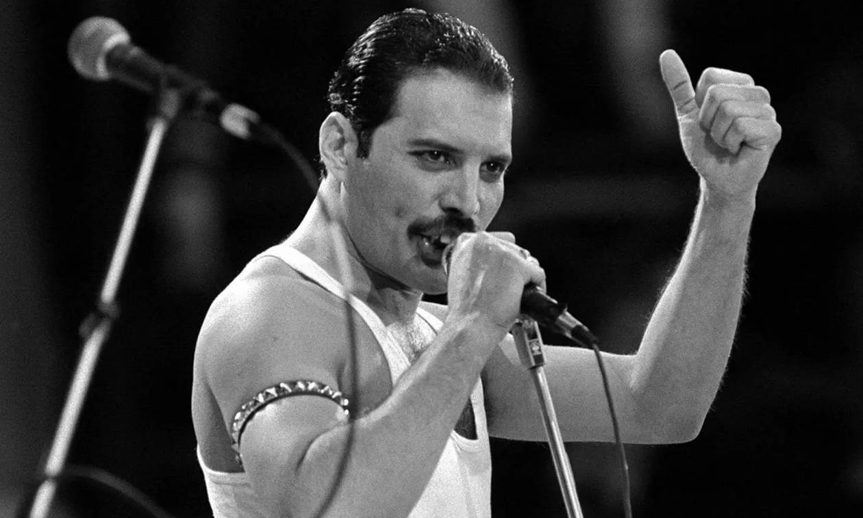 https://cdn.np-media.gr/media/news/2023/04/12/88231/photos/snapshot/Freddie-Mercury-1.jpg