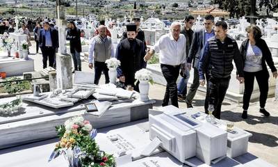 Κόρινθος: Αγανακτισμένοι οι κάτοικοι μετά τους βανδαλισμούς στο νεκροταφείο Εξαμιλίων (video)