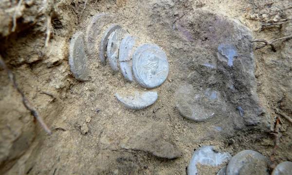 Βρέθηκε θησαυρός ρωμαϊκών νομισμάτων που είχε κρύψει λεγεωνάριος (photos)