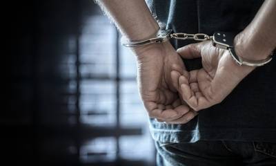 Καλαμάτα: 24χρονος επιχείρησε να περάσει κάνναβη στα κρατητήρια
