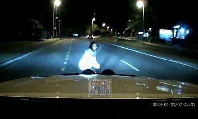 Αυστραλία: Παράξενο περιστατικό με γυναίκα που πηδά μπροστά από αυτοκίνητο που κινείται