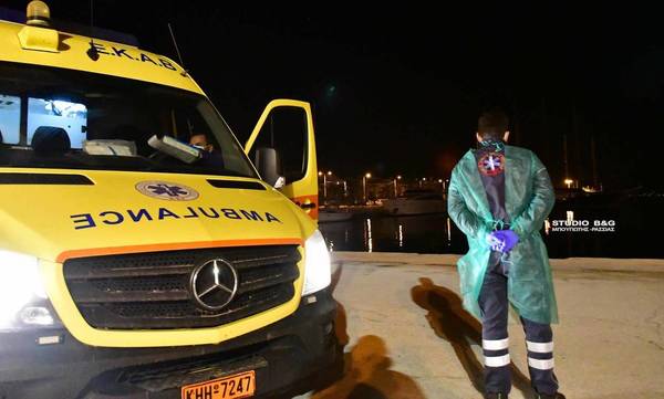 Λακωνία: Αποβίβαση ασθενούς από κρουαζιερόπλοιο στη Νεάπολη
