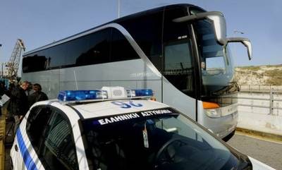 Θεσσαλονίκη: Αλγερινός άρπαξε τον σταυρό Μητροπολίτη σε τουριστικό λεωφορείο