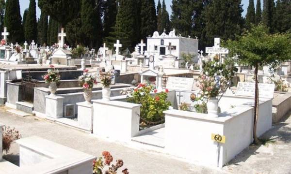 Απίστευτο περιστατικό στην Πάτρα: Άνοιξαν τον τάφο της μητέρας τους και… δεν υπήρχε μέσα
