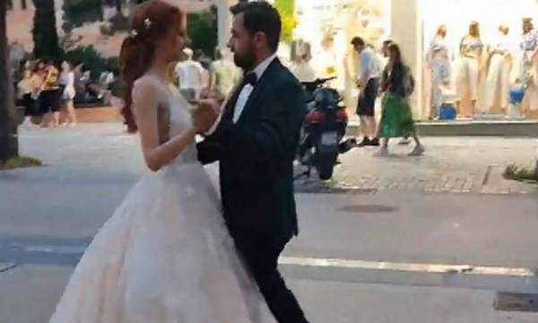«Μαγική» γαμήλια φωτογράφιση στην Τσιμισκή - Γαμπρός και νύφη γίνονται viral με τον χορό τους