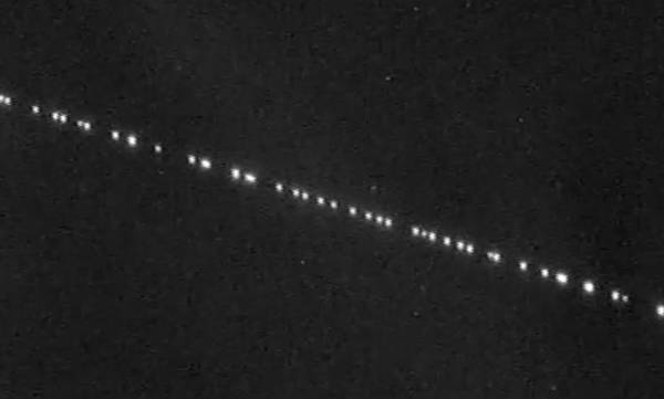 Εμφανίστηκαν στον ουρανό του Ναυπλίου οι δορυφόροι Starlink του Έλον Μασκ (video)
