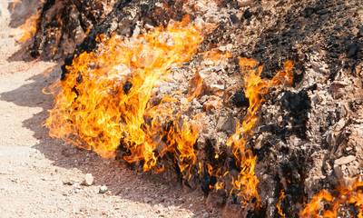 Yanar Dag: Η φωτιά που καίει 4.000 χρόνια - Δεν τη σβήνει ούτε η βροχή