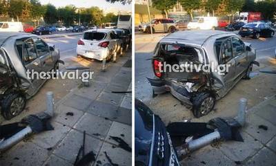 Θεσσαλονίκη: Λεωφορείο έπεσε πάνω σε αυτοκίνητα στο κέντρο της πόλης και τα διέλυσε