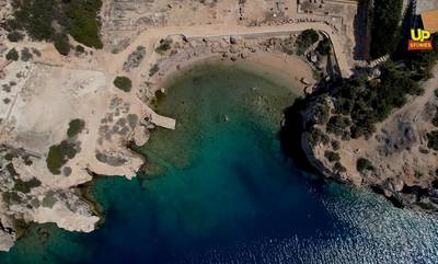 Βουτιά στην ιστορία... Η μοναδική παραλία της Ελλάδας εντός αρχαιολογικού χώρου