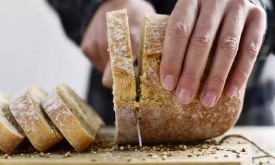 Συμβουλή διάσημου σεφ: Το λάθος που κάνουμε όλοι με το ψωμί στα εστιατόρια