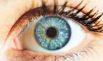Η οπτική ψευδαίσθηση που κάνει τους άλλους να νομίζουν ότι έχετε μπλε μάτια