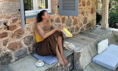 Μάνη: Η Μαρία Σαράποβα κάνει διακοπές στην Καρδαμύλη (photos)