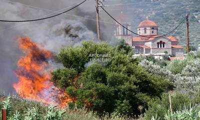 Αργολίδα - Φωτιά στο Μετόχι Επιδαύρου: Τελευταία στιγμή σώθηκαν κατοικίες (photos)