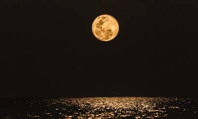 Αυγουστιάτικη πανσέληνος: 3 υπέροχοι προορισμοί για να απολαύσετε το μαγευτικό φεγγάρι