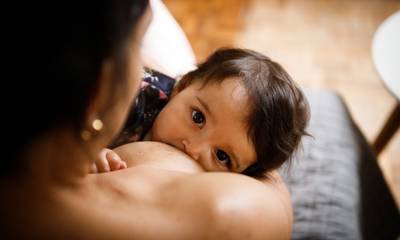 Το μητρικό γάλα περιέχει ένα μοναδικό σύνολο αντισωμάτων για το μωρό - Τι αποκαλύπτει νέα μελέτη