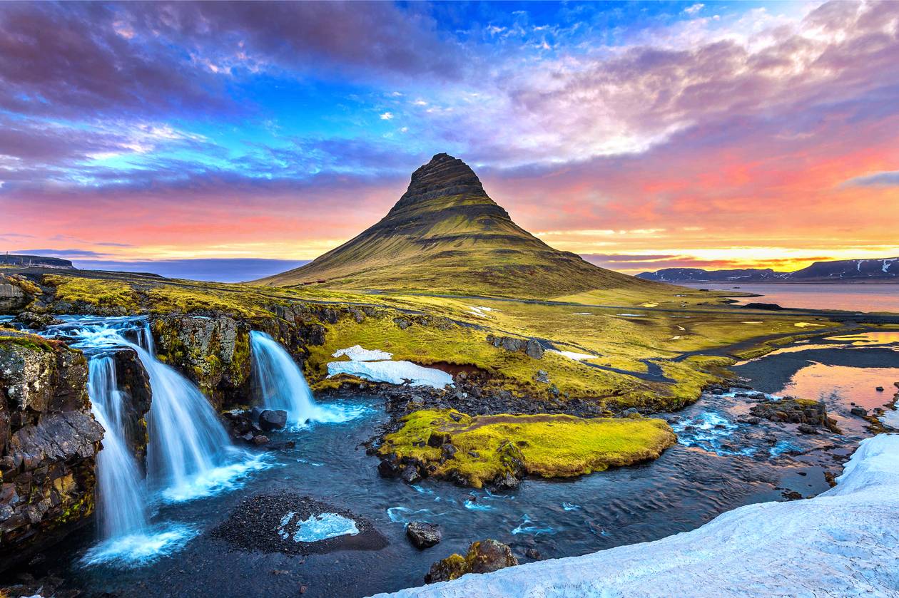 https://cdn.np-media.gr/media/news/2023/08/05/93538/photos/snapshot/Iceland-1.jpg