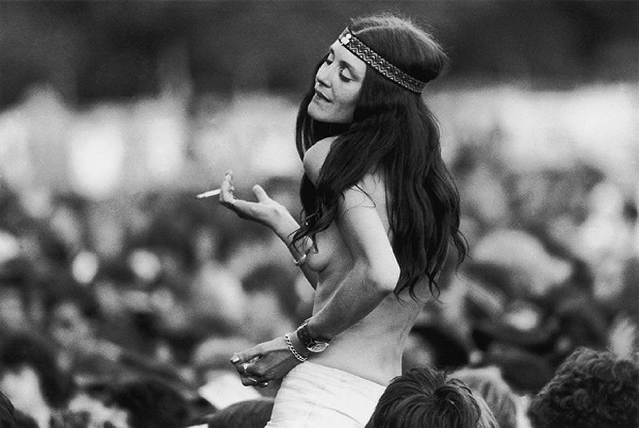 https://cdn.np-media.gr/media/news/2023/08/07/93588/photos/snapshot/Woodstock_hippie_rock_festival_30.jpg