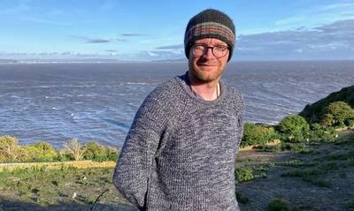 Ουαλία: Αυτός ο άνδρας ζει μόνος σε ένα νησί χωρίς ρεύμα και νερό - Πώς περνά τον χρόνο του