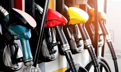 Καύσιμα: Με βενζίνη πάνω από 2 ευρώ η επιστροφή των εκδρομέων