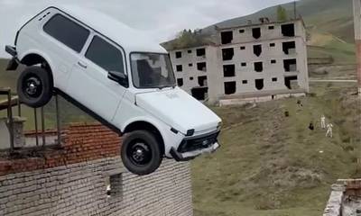 Ρωσία: Άγιο… είχε κασκαντέρ που πήγε να πηδήξει με αυτοκίνητο από μία ταράτσα σε άλλη – (video)