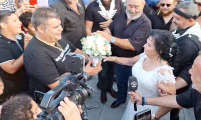 Κρήτη: Παντρεύτηκαν η 82χρονη Παρασκιώ και ο 41χρονος Κωστής (video)