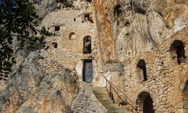 Παλαιομονάστηρο Βρονταμά: Το μαρτυρικό μοναστήρι της Λακωνίας και ο θάνατος των 400 κατοίκων