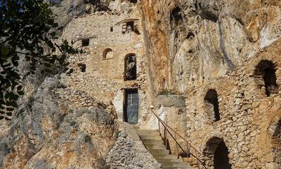 Παλαιομονάστηρο Βρονταμά: Το μαρτυρικό μοναστήρι της Λακωνίας και ο θάνατος των 400 κατοίκων