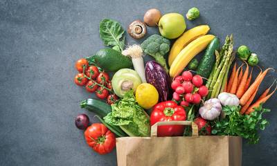Ακρίβεια: «Βροχή» ανατιμήσεων στην αγορά – Πανάκριβα λαχανικά και κρέας