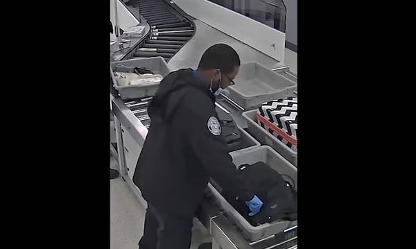 Υπάλληλοι ασφαλείας αεροδρομίου «πιάστηκαν» να κλέβουν από τις βαλίτσες επιβατών (video)