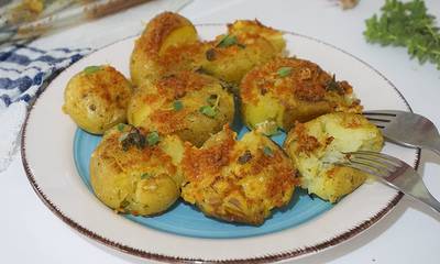 Τραγανές και αρωματικές πατάτες baby στο φούρνο