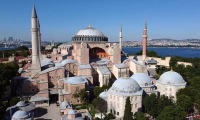 «Καμπανάκι» Τούρκου ιστορικού για Αγιά Σοφιά - «Αν δεν κλείσει... θα καταρρεύσει»