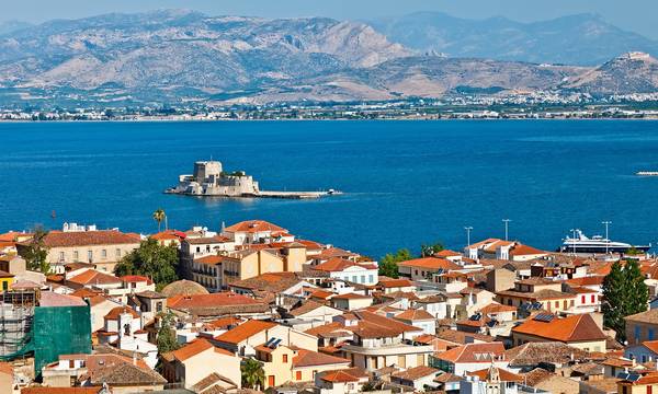 «Μυρίζει» καλοκαίρι ο Οκτώβριος - Υψηλές κρατήσεις σε Πελοπόννησο και Κυκλάδες